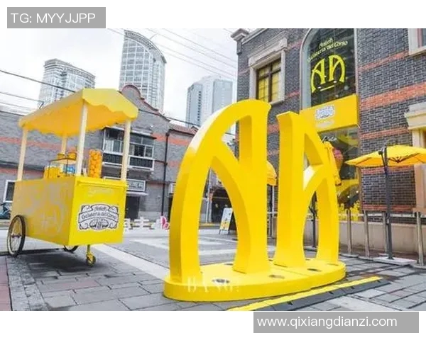 足球巨星立牌展示，感受球场魅力与传奇人物风采的完美融合